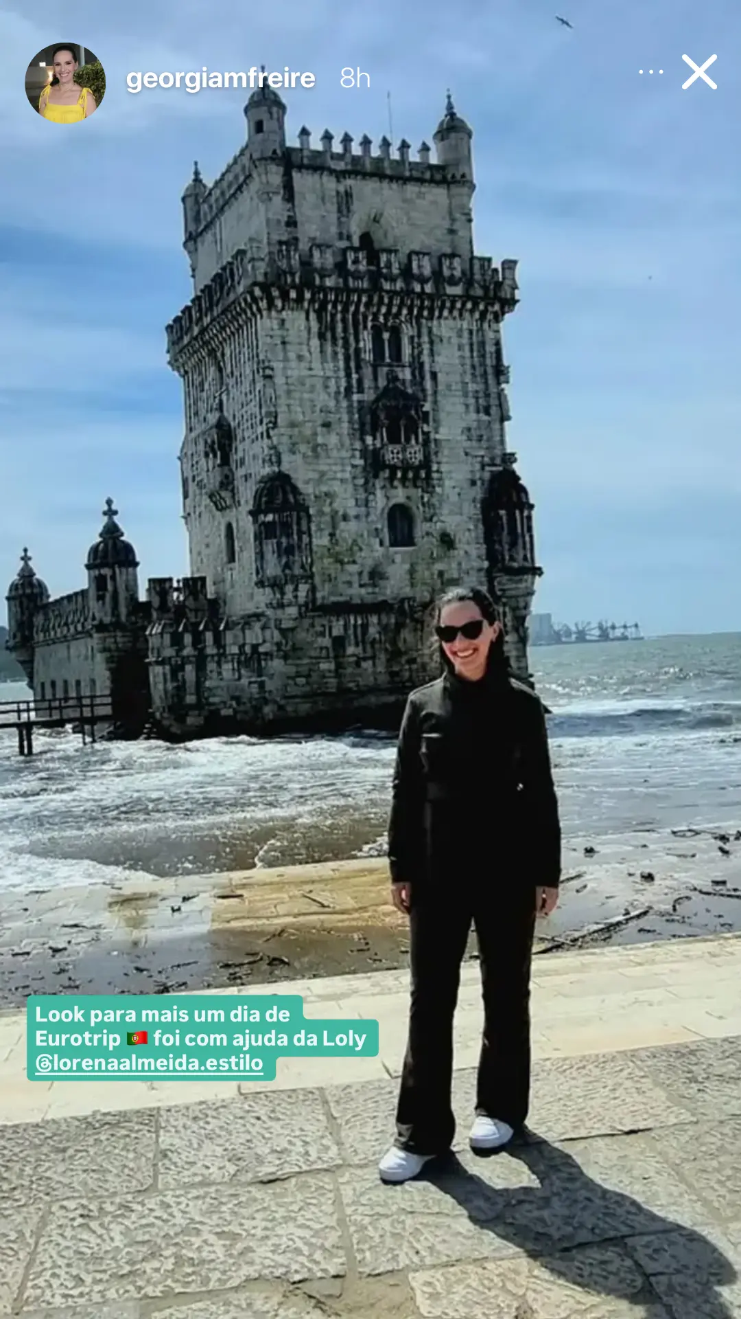 Story no Instagram de @georgiamfreire em Lisboa, de conjunto preto: “Look para mais um dia de Eurotrip foi com ajuda da Loly”.
